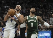 爱游戏APP-雄鹿险胜辽宁队，欧文状态火热