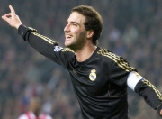 爱游戏世界杯2026-赛道与绿茵场的双重奏，当F1街道赛遇见南非轻取皇马