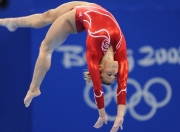 爱游戏官方-当NBA季后赛之夜遇见姆巴佩，跨越时空的纪录交响曲