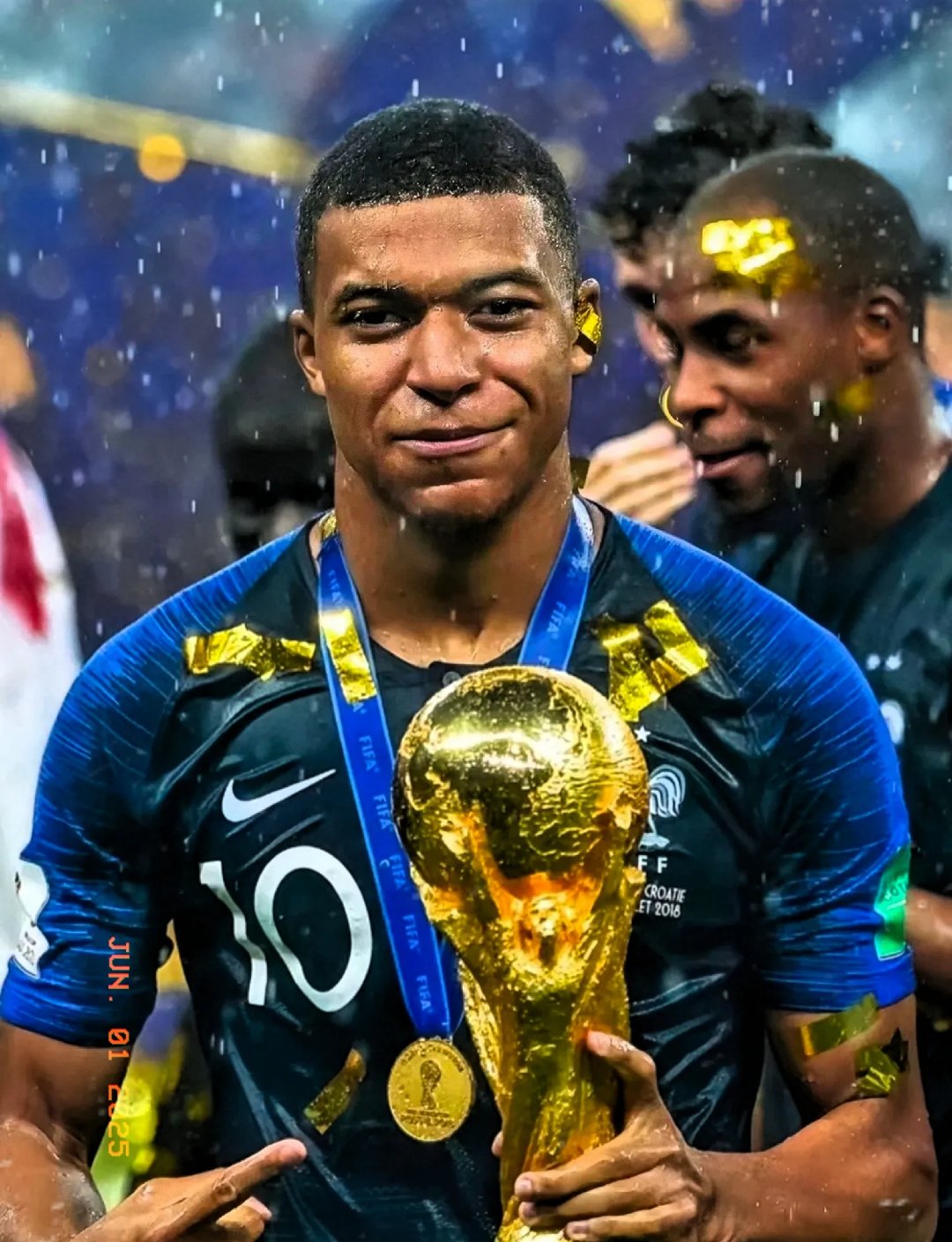 塞维利亚碾压巴萨，姆巴佩刷新纪录