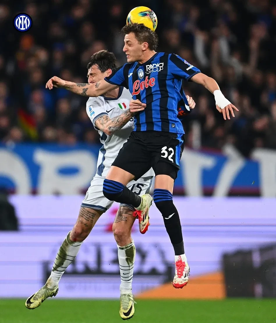 巴萨逆转切尔西，阿圭罗高光表现