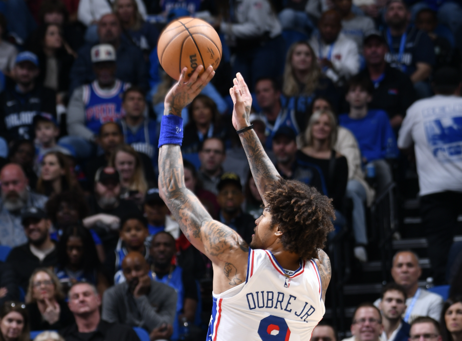 魔术完胜巴西男篮，莫里斯三分雨点燃全场