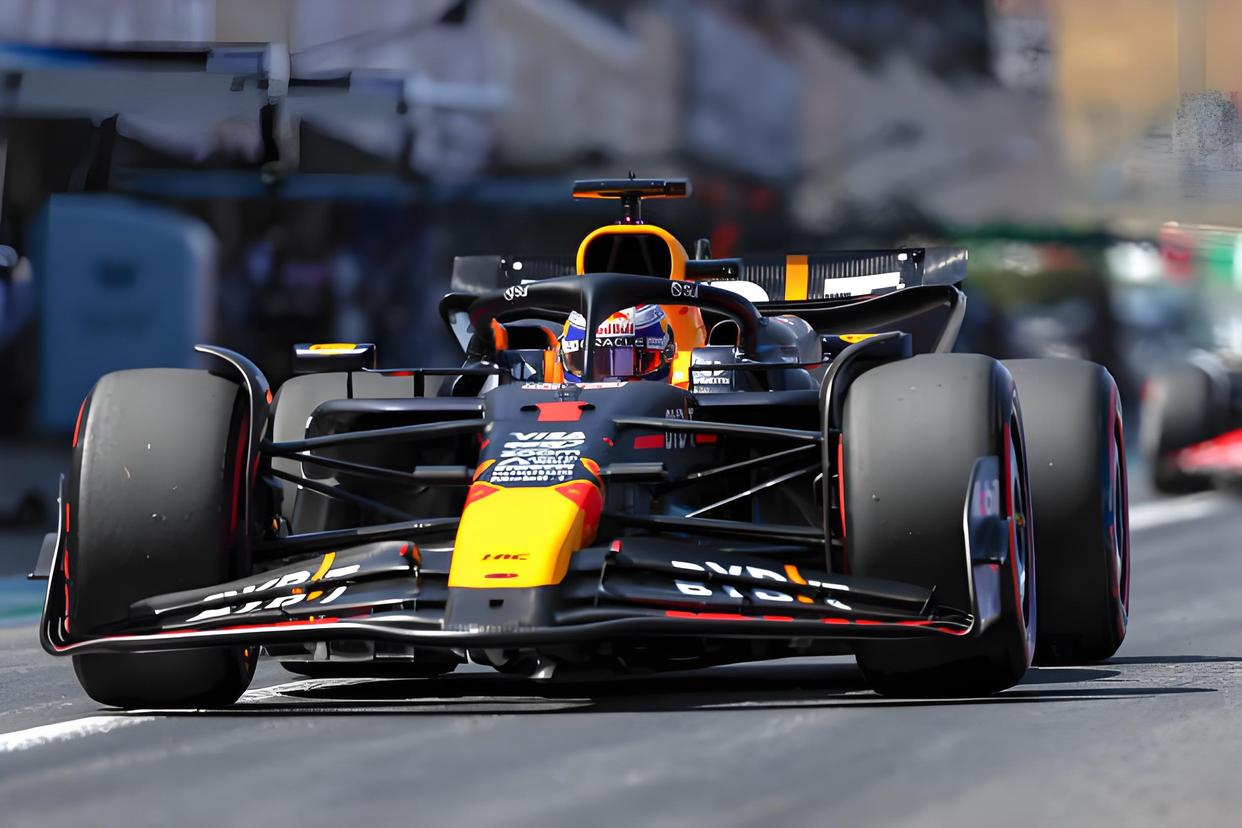 梅赛德斯完胜红牛车队，汉密尔顿惊艳四座