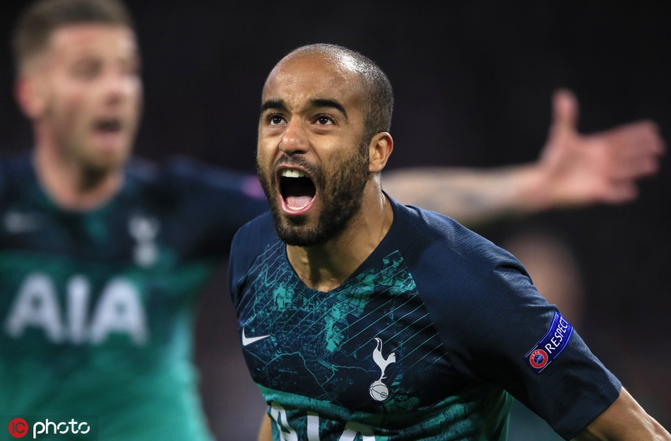 阿贾克斯惊险逆转，晋级半决赛