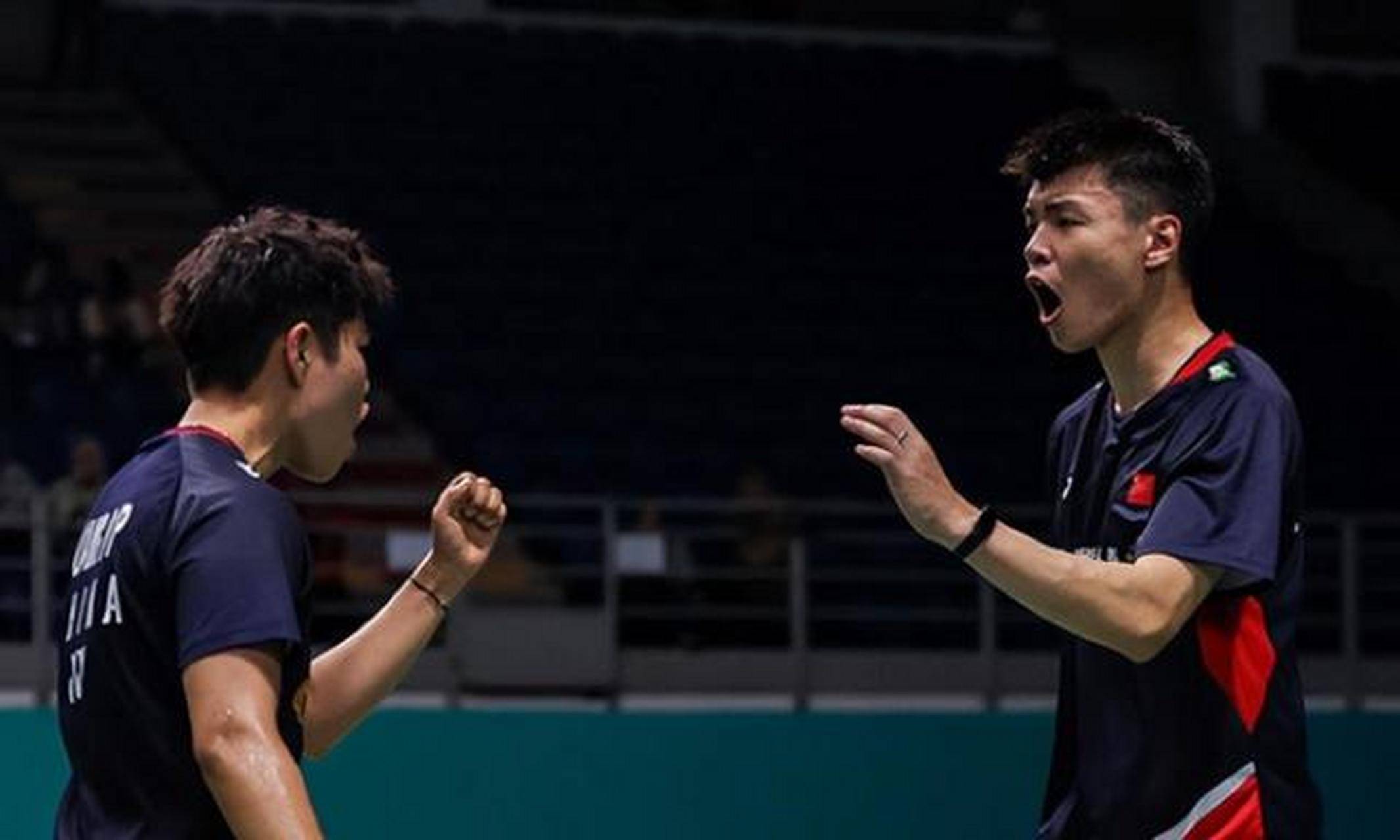 日本羽毛球队逆转韩国羽毛球队，桃田贤斗制霸全场