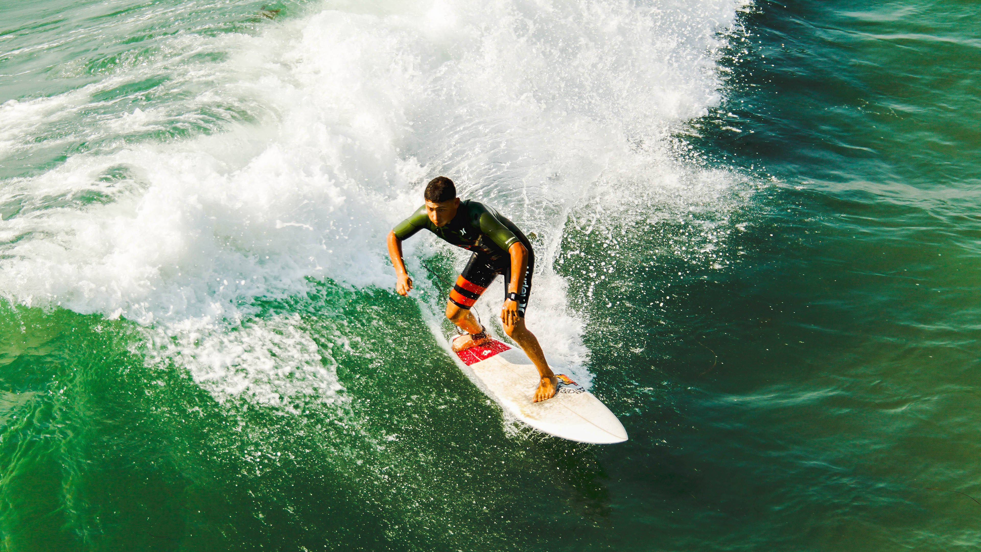尼克斯节奏掌控马刺,布克成为关键先生,新时代的战术博弈与个人英雄主义