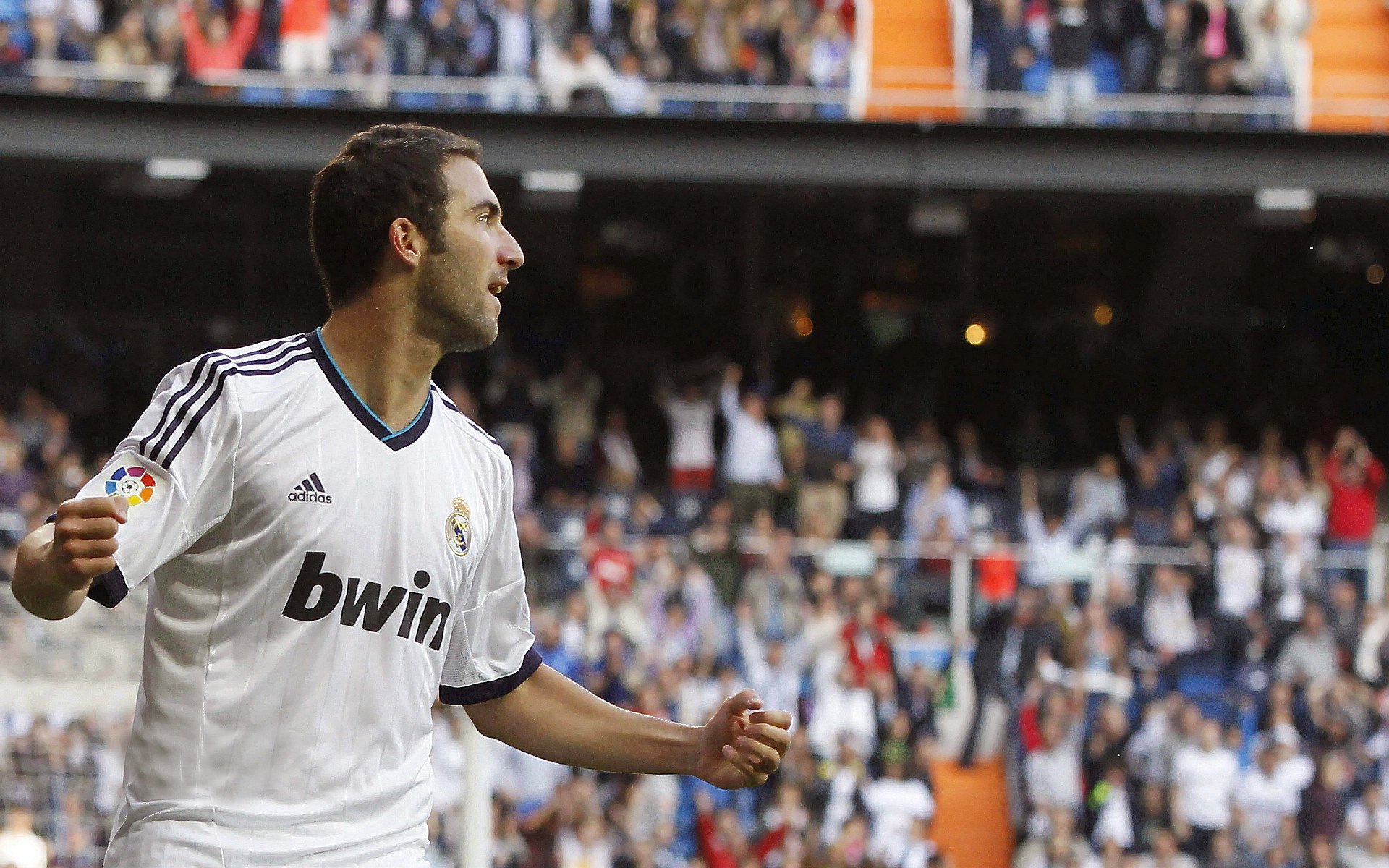 德甲争冠战焦点战，雄鹿全面压制76人的战术启示