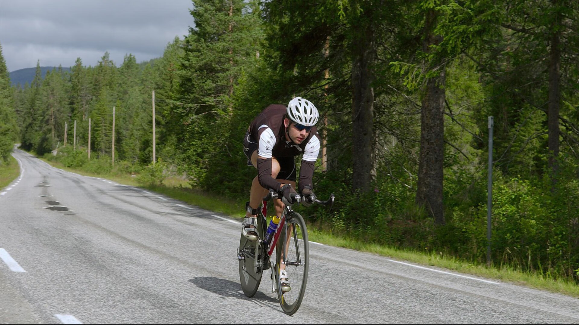 羽球亚洲杯，中国队力克马来西亚队，桃田贤斗高光表现引热议