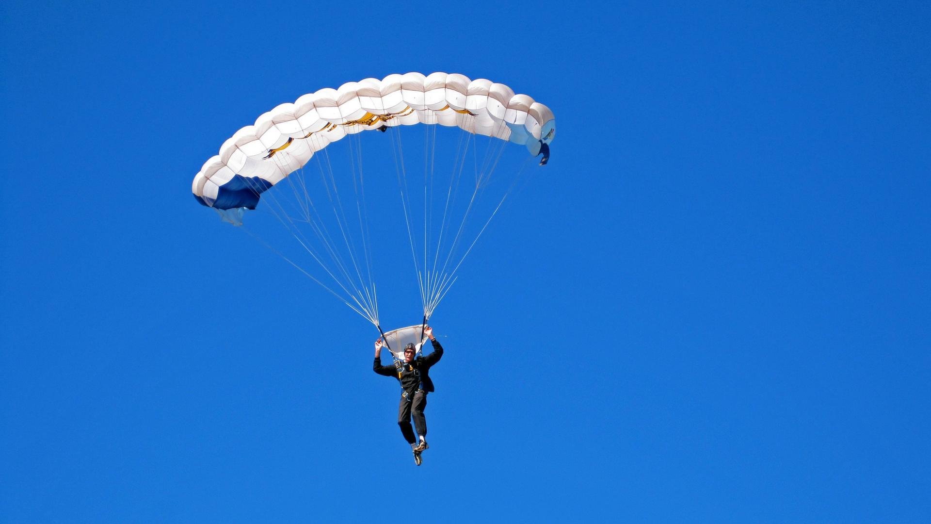 从阿姆斯特丹到巴黎，德里赫特用实力证明自己，决胜局带走玻利维亚